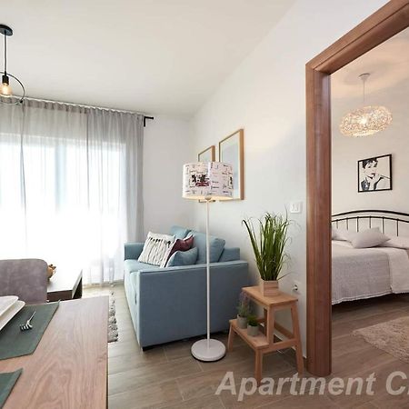 Luxury Apartment Charm With Pool 特罗吉尔 外观 照片