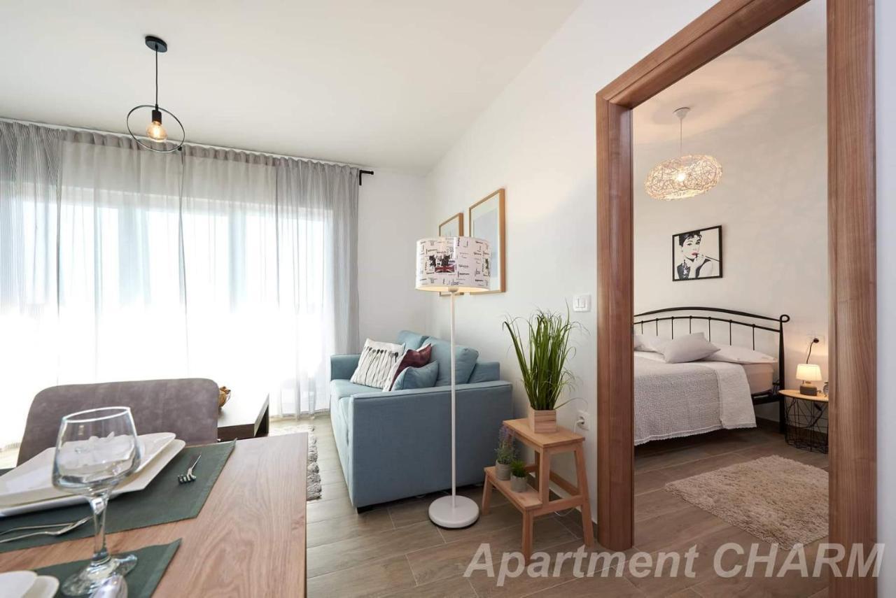 Luxury Apartment Charm With Pool 特罗吉尔 外观 照片