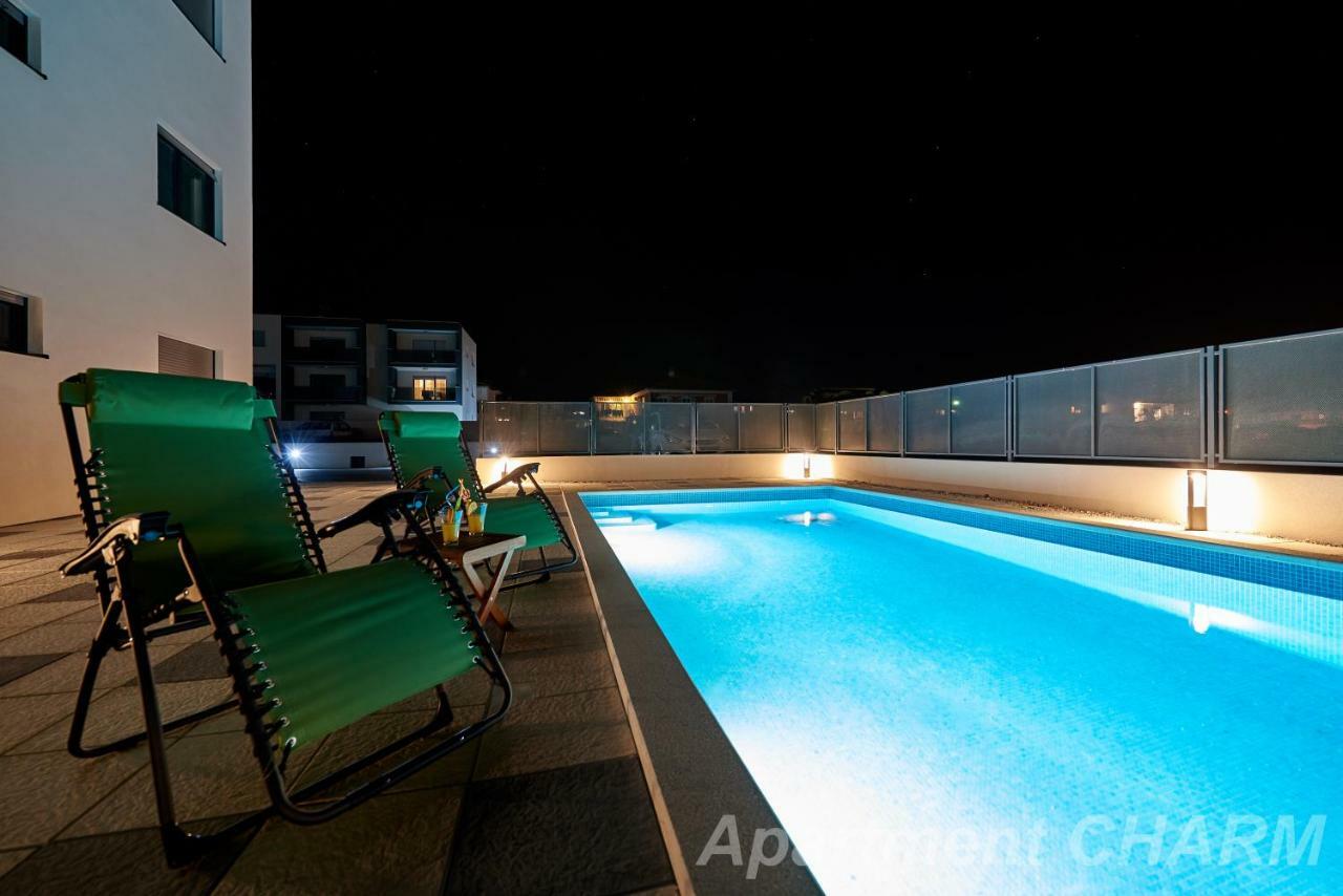 Luxury Apartment Charm With Pool 特罗吉尔 外观 照片