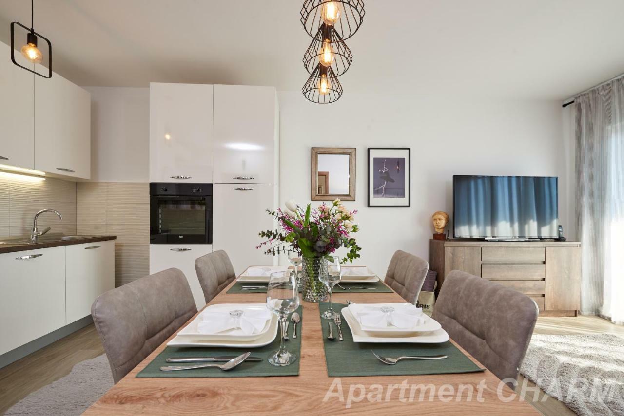 Luxury Apartment Charm With Pool 特罗吉尔 外观 照片