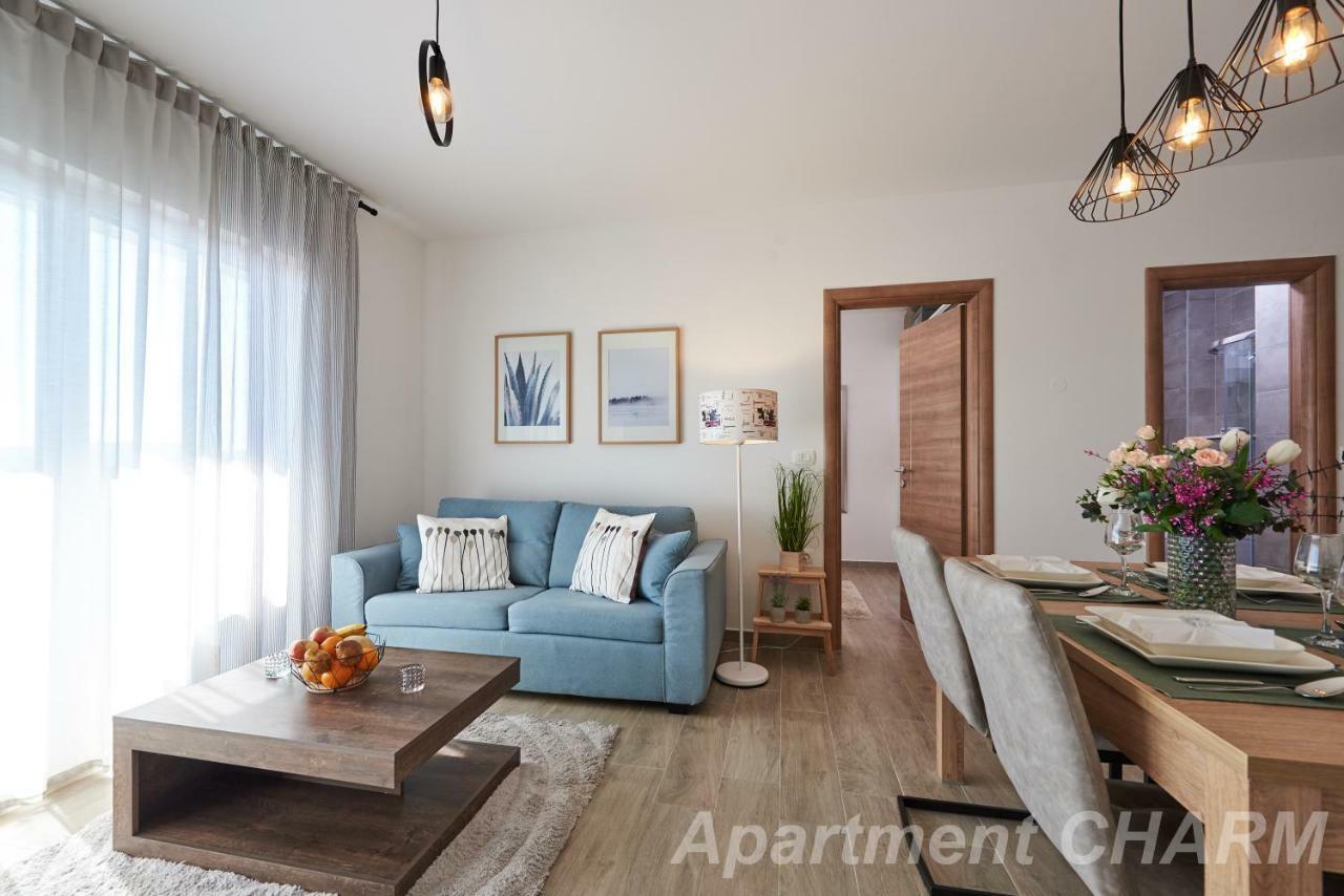 Luxury Apartment Charm With Pool 特罗吉尔 外观 照片