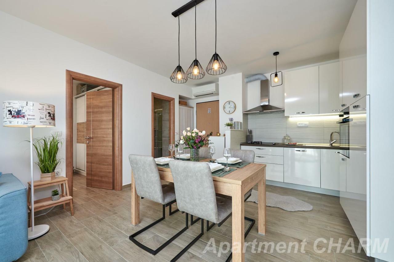 Luxury Apartment Charm With Pool 特罗吉尔 外观 照片