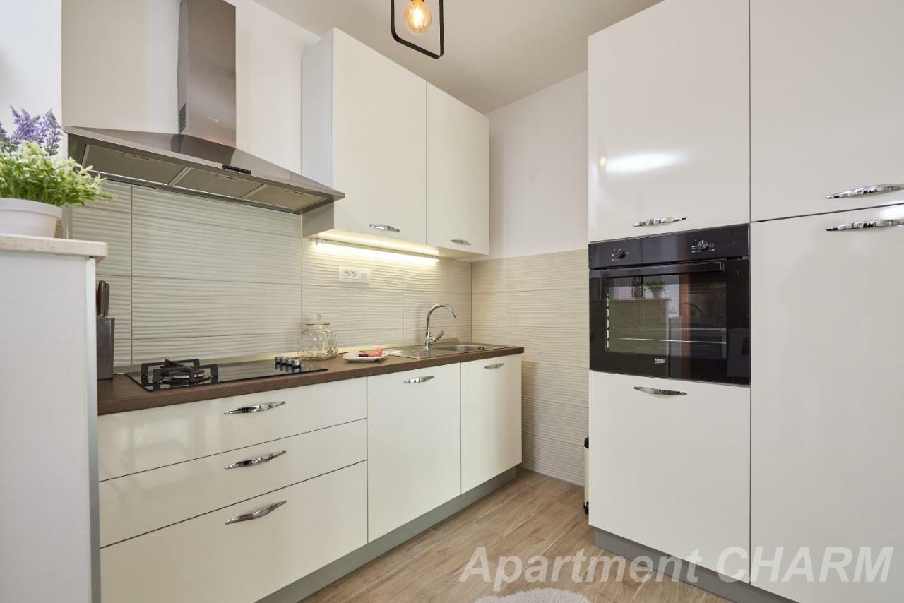 Luxury Apartment Charm With Pool 特罗吉尔 外观 照片