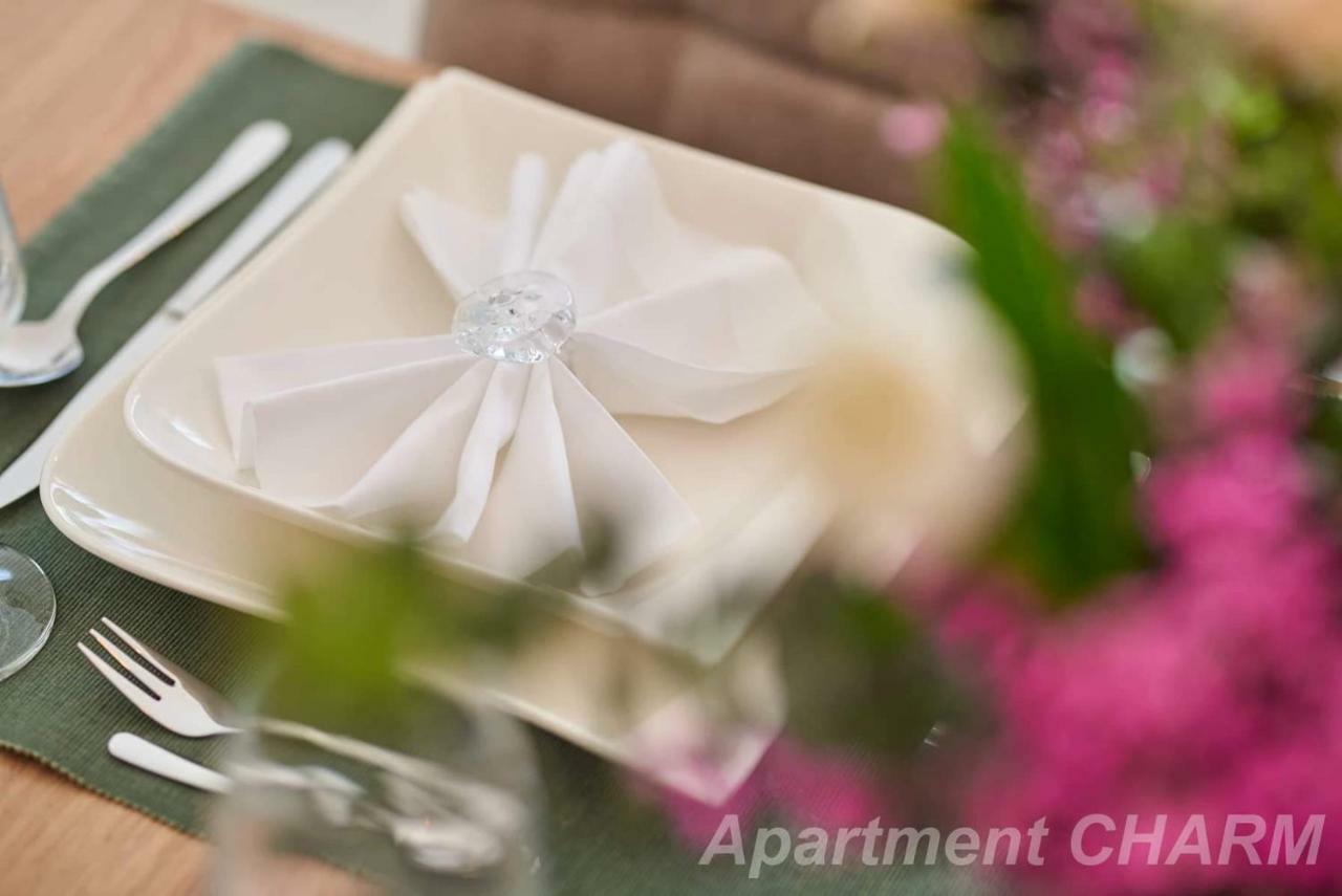 Luxury Apartment Charm With Pool 特罗吉尔 外观 照片